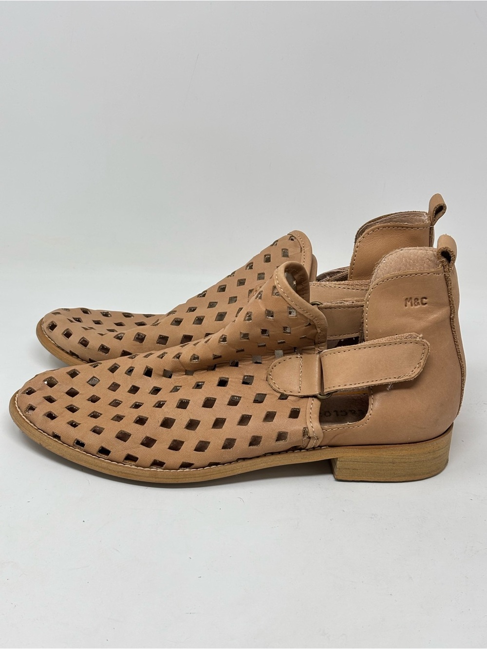 Musse & Cloud leather caila perforated booties size 40 (9-9.5) - Picture 2 of 15